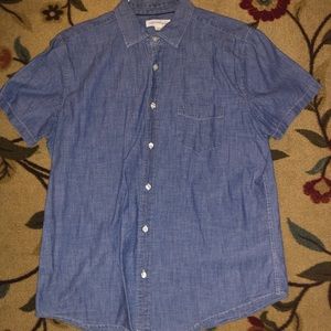 Short sleeve button down